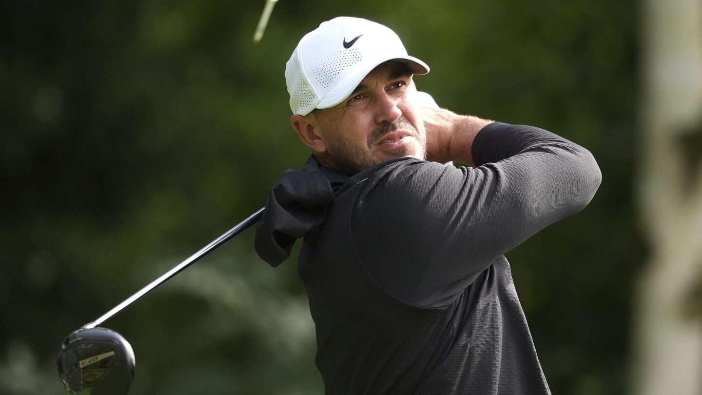 Brooks Koepka comparte el liderato en el Abierto de Francia tras más de un año sin victorias – imagen editorial de golf