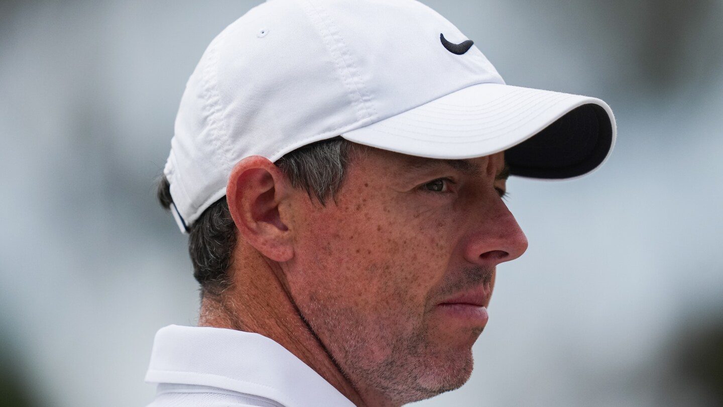 Rory McIlroy avanza al fin de semana en el Abierto de Australia tras un cierre emocionante – imagen editorial de golf