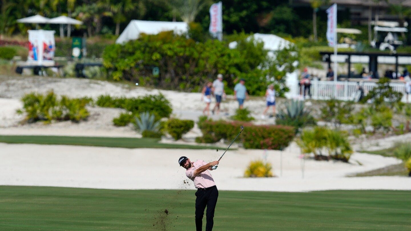 Cameron Young y J.J. Spaun comparten el liderato en las Bahamas – imagen editorial de golf